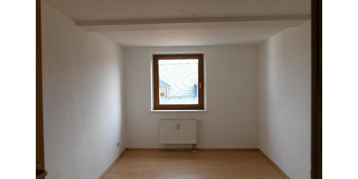 Dachgeschoßwohnung Auerbach/Vogtland Vogtland - 2 Zimmer, 67 m&sup2;, 337&euro; | Angebot:20444543