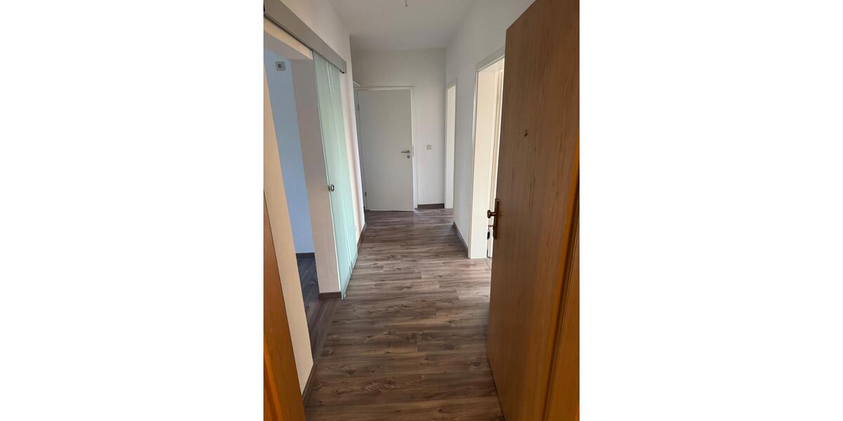 Hochparterre Hohenstein-Ernstthal Ernstthal - 3 Zimmer, 64 m&sup2;, 385&euro; | Angebot:24688348