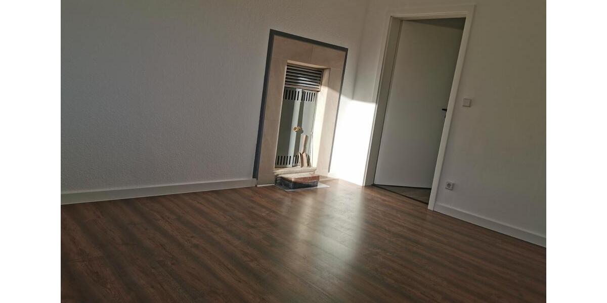 Etagenwohnung Zwickau - 4 Zimmer, 122 m&sup2;, 970&euro; | Angebot:25917458