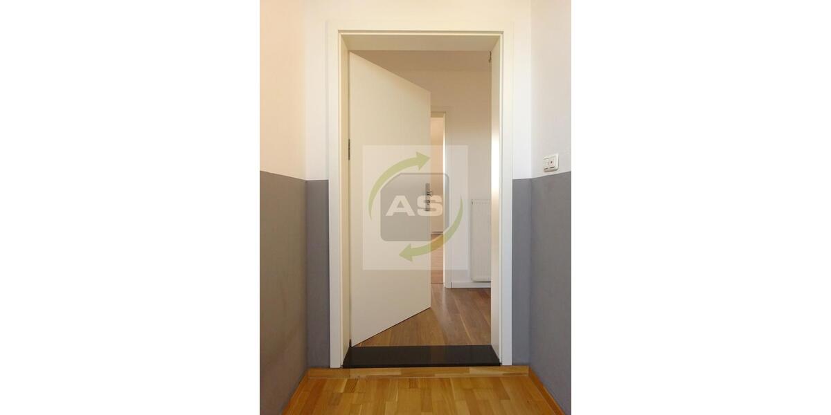 Dachgeschoßwohnung Zwickau - 5 Zimmer, 133 m&sup2;, 950&euro; | Angebot:23792815