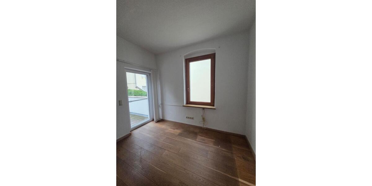 Etagenwohnung Meerane - 3 Zimmer, 80 m&sup2;, 440&euro; | Angebot:25902788