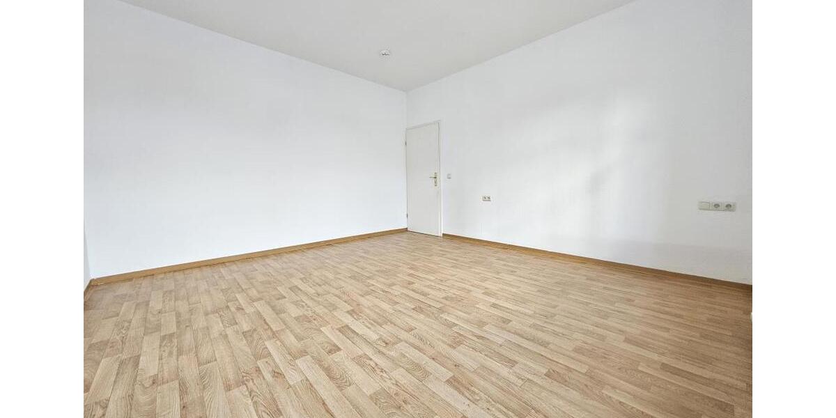 Etagenwohnung Werdau - 3 Zimmer, 65 m&sup2;, 357&euro; | Angebot:25922571