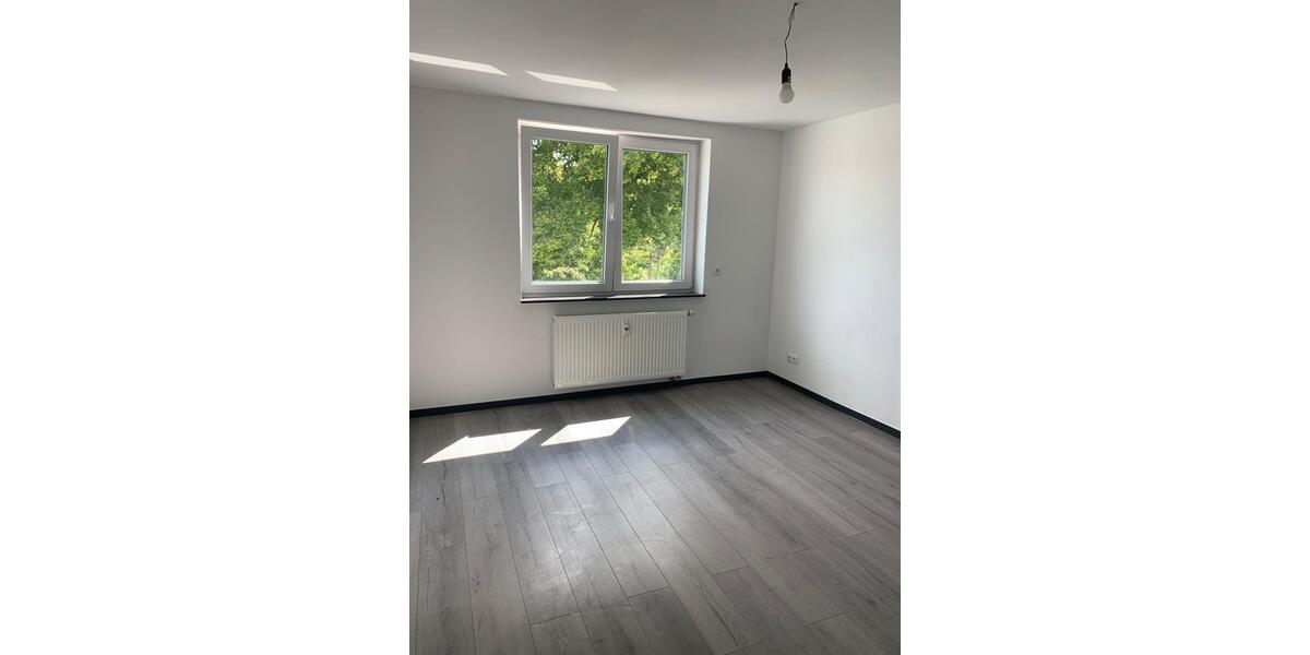 Hochparterre Zwickau Auerbach - 3 Zimmer, 82 m&sup2;, 610&euro; | Angebot:26041207