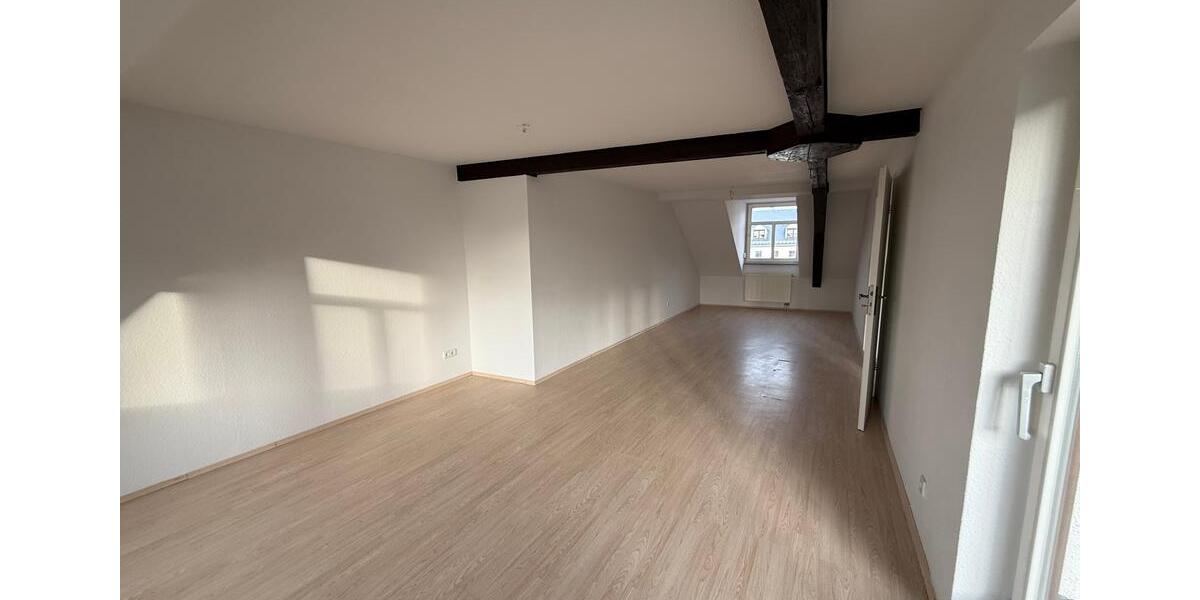 Dachgeschoßwohnung Auerbach/Vogtland Vogtland - 2 Zimmer, 77 m&sup2;, 460&euro; | Angebot:24337412