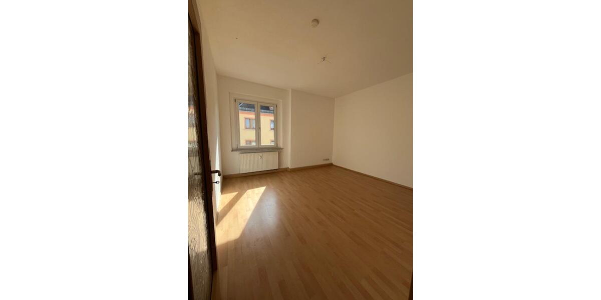 Erdgeschoßwohnung Greiz - 3 Zimmer, 66 m&sup2;, 380&euro; | Angebot:25224307