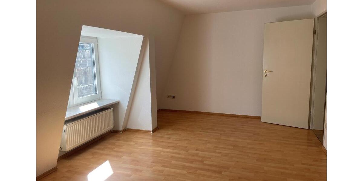 Dachgeschoßwohnung Meerane - 2 Zimmer, 50 m&sup2;, 290&euro; | Angebot:26659839