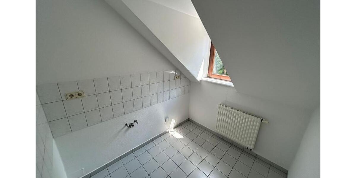 Dachgeschoßwohnung Zwickau - 2 Zimmer, 52 m&sup2;, 280&euro; | Angebot:17122311