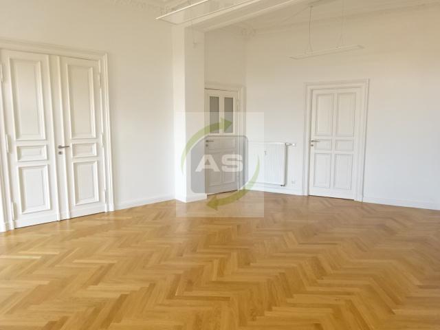 Etagenwohnung Zwickau - 3 Zimmer, 151 m&sup2;, 1.150&euro; | Angebot:22591272