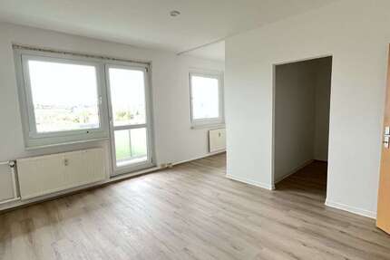 Wohnung Zwickau Neuplanitz - 1 Zimmer, 35 m&sup2;, 199&euro; | Angebot:23805287