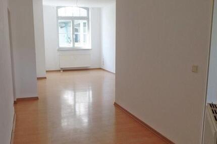 Wohnung Reichenbach im Vogtland - 3 Zimmer, 63 m&sup2;, 340&euro; | Angebot:25962405