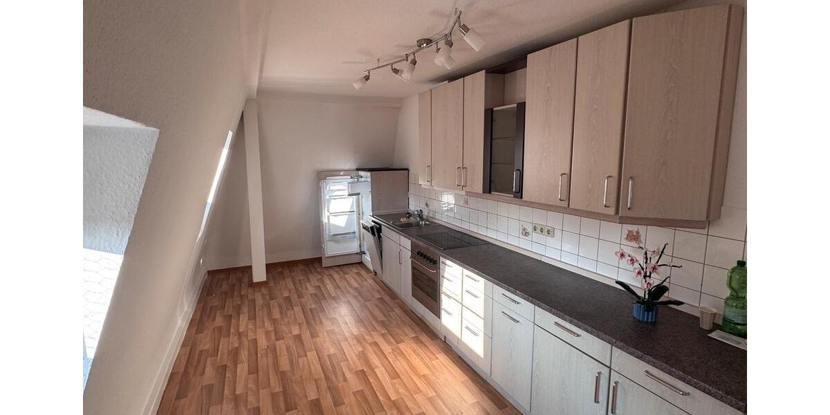 Dachgeschoßwohnung Meerane - 2 Zimmer, 65 m&sup2;, 359&euro; | Angebot:23628966