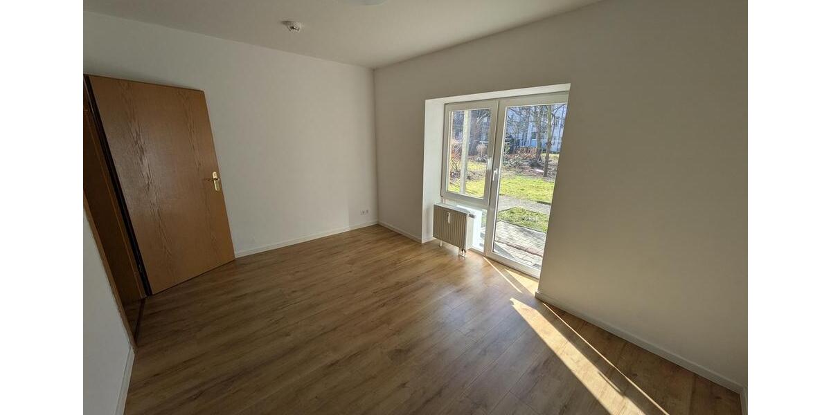 Terrassenwohnung Zwickau - 1.5 Zimmer, 39 m&sup2;, 275&euro; | Angebot:25945675