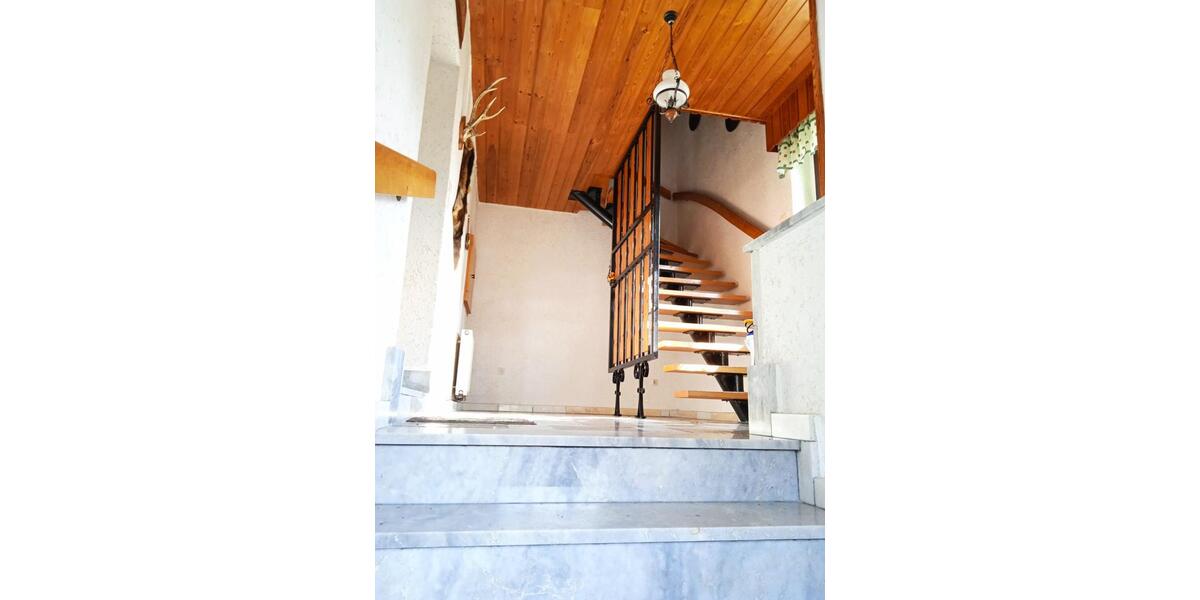 Einfamilienhaus Falkenstein/Vogtland Vogtland - 9 Zimmer, 230 m&sup2;, 260.000&euro; | Angebot:24464955