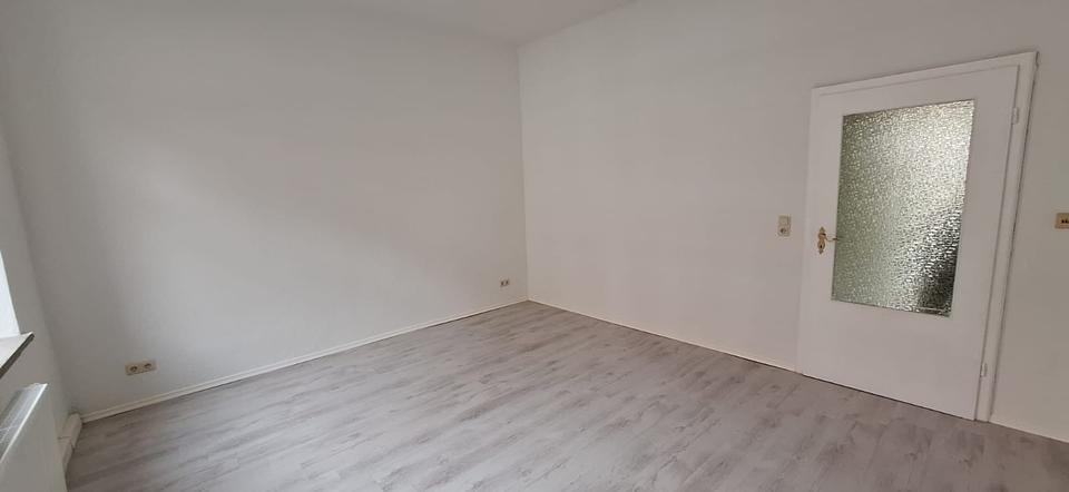 Hochparterre Werdau - 1.5 Zimmer, 45 m&sup2;, 250&euro; | Angebot:25639188
