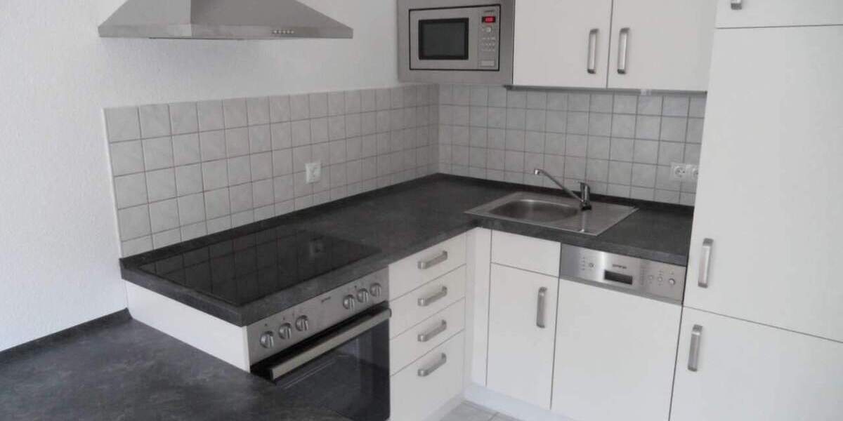 Etagenwohnung Zwickau Innenstadt - 2 Zimmer, 39 m&sup2;, 275&euro; | Angebot:25707544