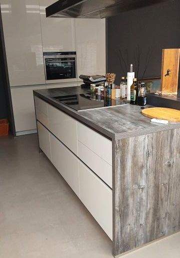 Modernes Wohn-Geschäftshaus in sehr günstiger Lage - Mehrfamilienhaus, Wohnhaus Zwickau Pölbitz | Angebot:24520310