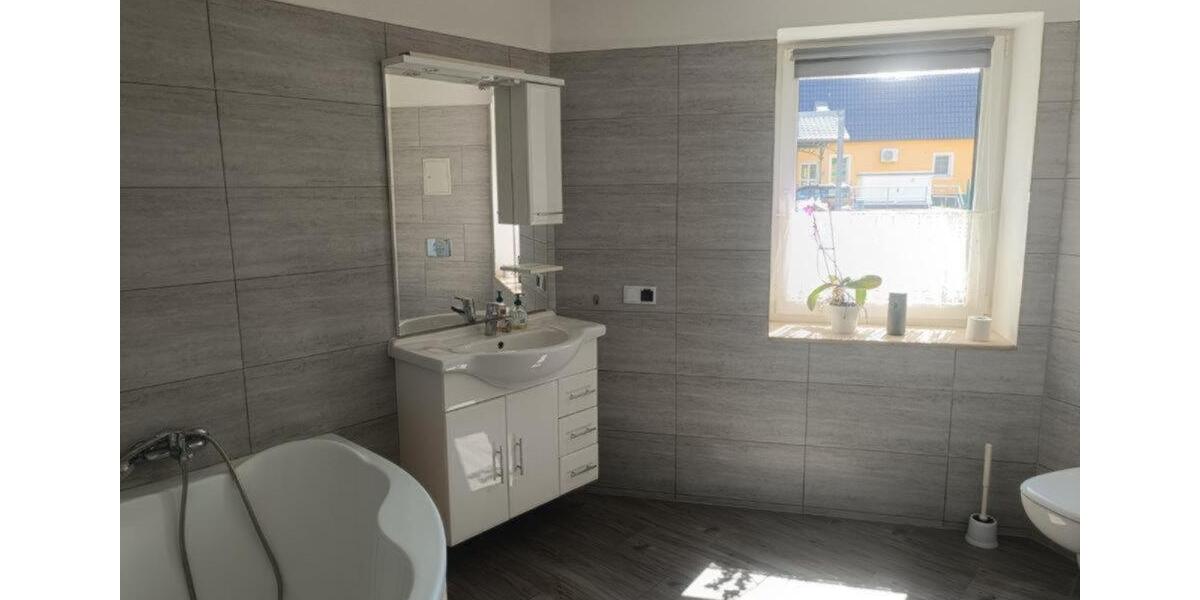 Einfamilienhaus St. Egidien - 7 Zimmer, 225 m&sup2;, 555.555&euro; | Angebot:25945835