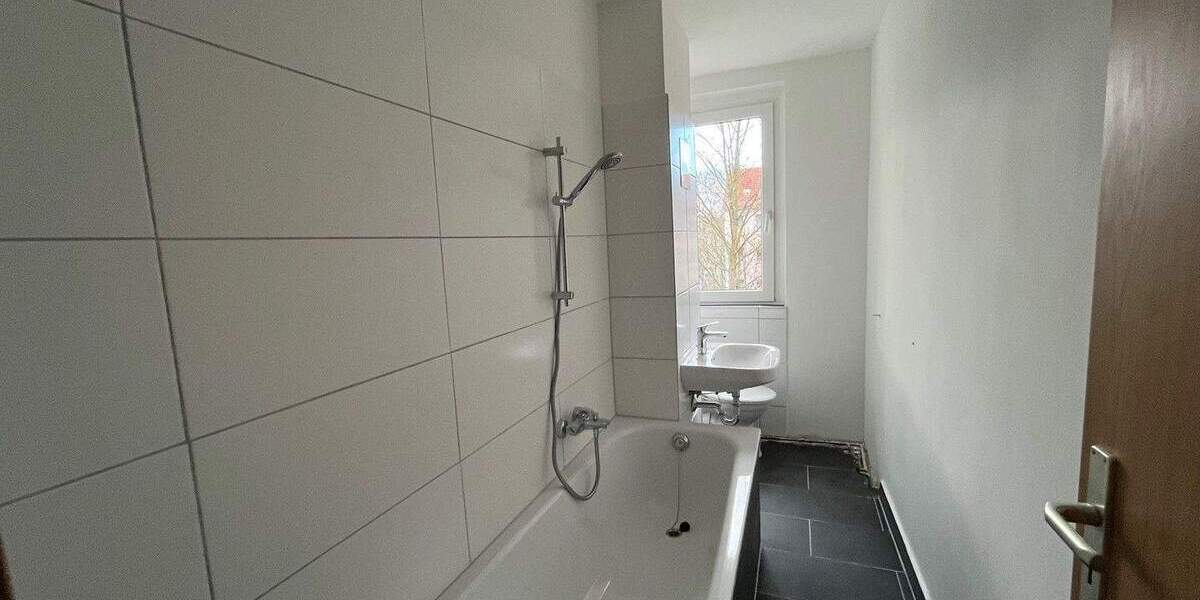 Etagenwohnung Zwickau Marienthal - 3 Zimmer, 60 m&sup2;, 349&euro; | Angebot:25740025