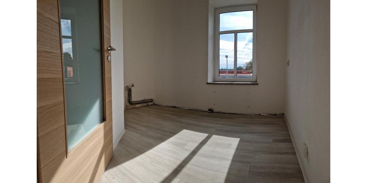 Etagenwohnung Limbach-Oberfrohna Oberfrohna - 5 Zimmer, 139 m&sup2;, 810&euro; | Angebot:26675798