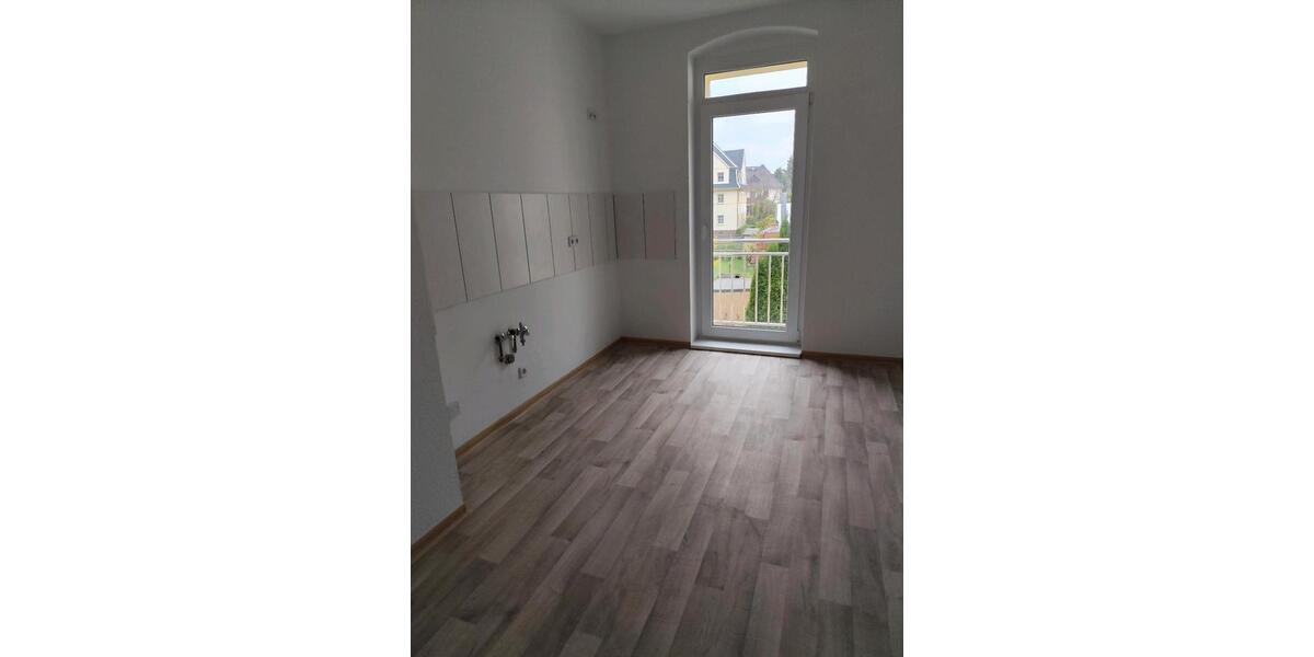 Etagenwohnung Glauchau - 2 Zimmer, 72 m&sup2;, 395&euro; | Angebot:25100565