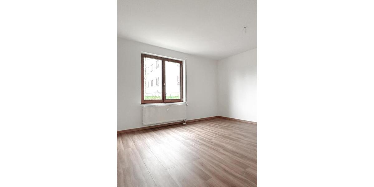 Erdgeschoßwohnung Glauchau - 2 Zimmer, 72 m&sup2;, 460&euro; | Angebot:23294027