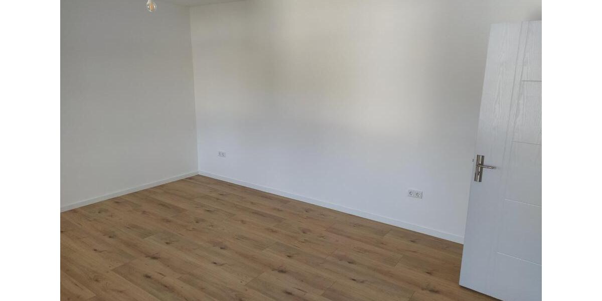 Etagenwohnung Gornsdorf - 2 Zimmer, 70 m&sup2;, 450&euro; | Angebot:20050223