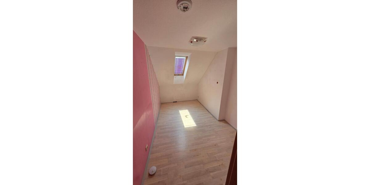Reihenhaus Crimmitschau - 6 Zimmer, 103 m&sup2;, 70.000&euro; | Angebot:27085582