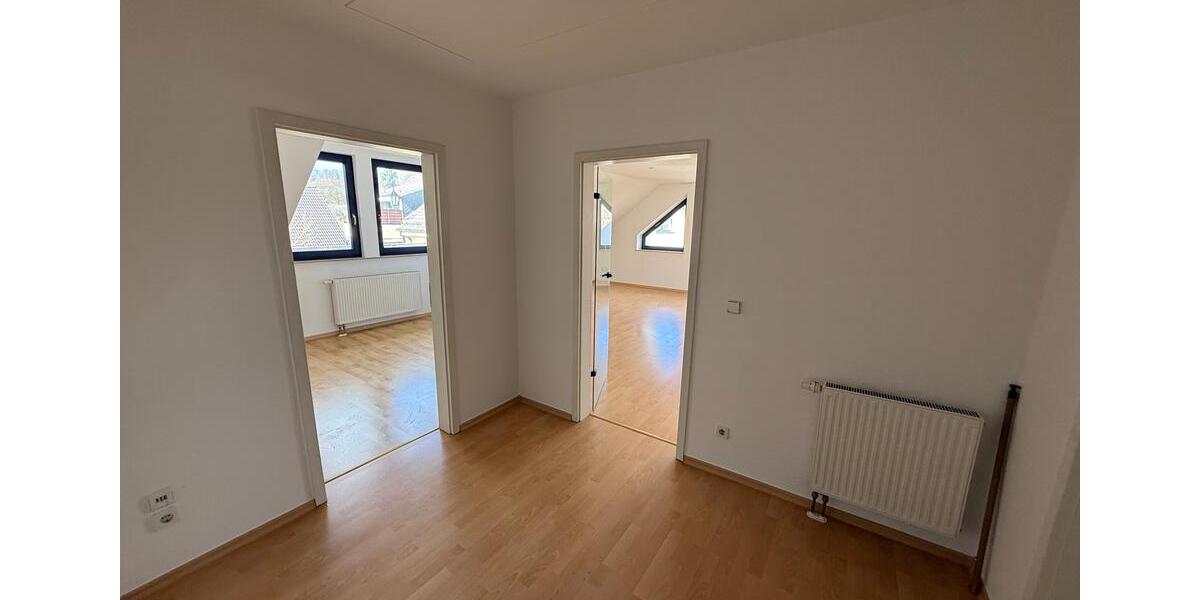 Dachgeschoßwohnung Zwickau Zwickau-Nord - 3 Zimmer, 99 m&sup2;, 620&euro; | Angebot:25753769