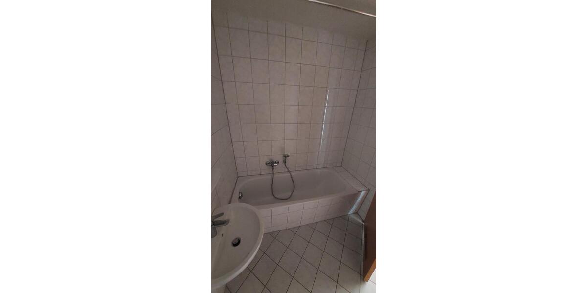 Etagenwohnung Zwickau - 2 Zimmer, 44 m&sup2;, 270&euro; | Angebot:23614838