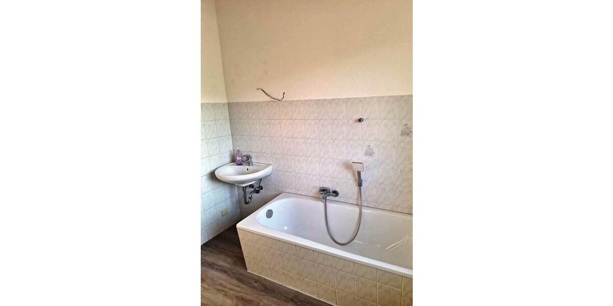 Etagenwohnung Stollberg (Erzgebirge) - 2 Zimmer, 61 m&sup2;, 310&euro; | Angebot:25359831