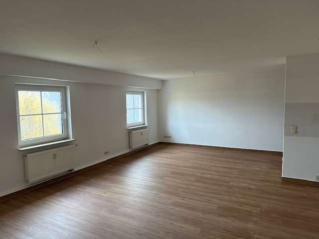 Etagenwohnung Gornsdorf - 2 Zimmer, 60 m&sup2;, 390&euro; | Angebot:26004203