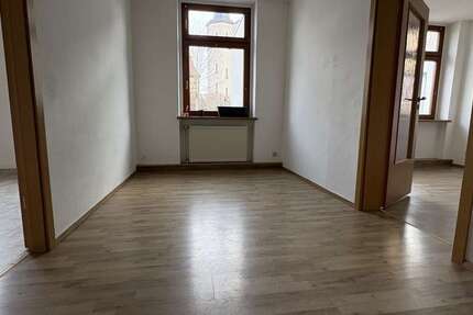 Wohnung Meerane - 2 Zimmer, 60 m&sup2;, 300&euro; | Angebot:25139104