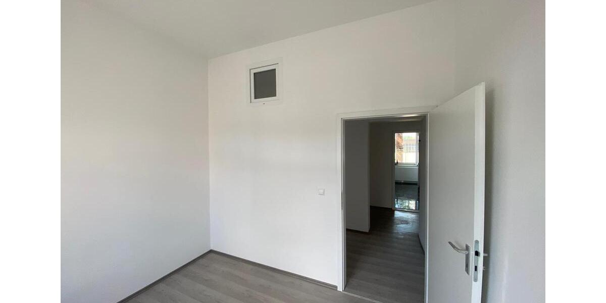 Etagenwohnung Zwickau - 4 Zimmer, 95 m&sup2;, 650&euro; | Angebot:25052648