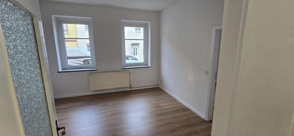 Erdgeschoßwohnung Glauchau - 3 Zimmer, 55 m&sup2;, 400&euro; | Angebot:23819879