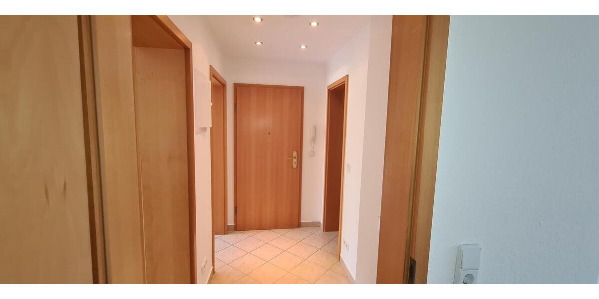 helle und kpl. sanierte Zweizimmerwohnung im ruhigen grünen Umfeld - Etagenwohnung Zwickau | Angebot:19788816