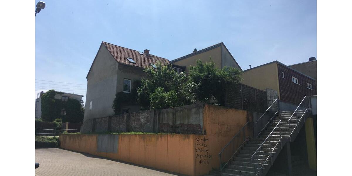 Reihenhaus Meerane - 9 Zimmer, 120 m&sup2;, 49.900&euro; | Angebot:25378971