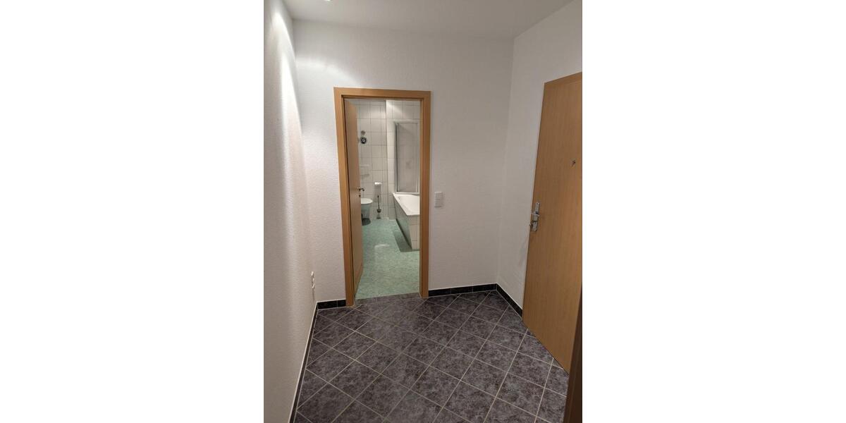 Dachgeschoßwohnung Limbach-Oberfrohna Oberfrohna - 2 Zimmer, 45 m&sup2;, 270&euro; | Angebot:24754819