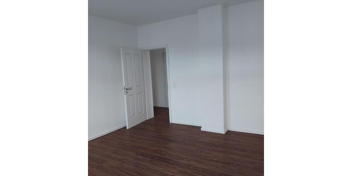 Etagenwohnung Zwickau Zwickau-Nord - 4 Zimmer, 100 m&sup2;, 600&euro; | Angebot:25375183