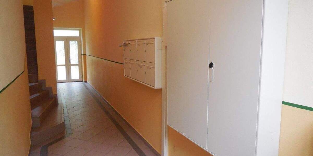 Etagenwohnung Zwickau Innenstadt - 2 Zimmer, 46 m&sup2;, 278&euro; | Angebot:25707549