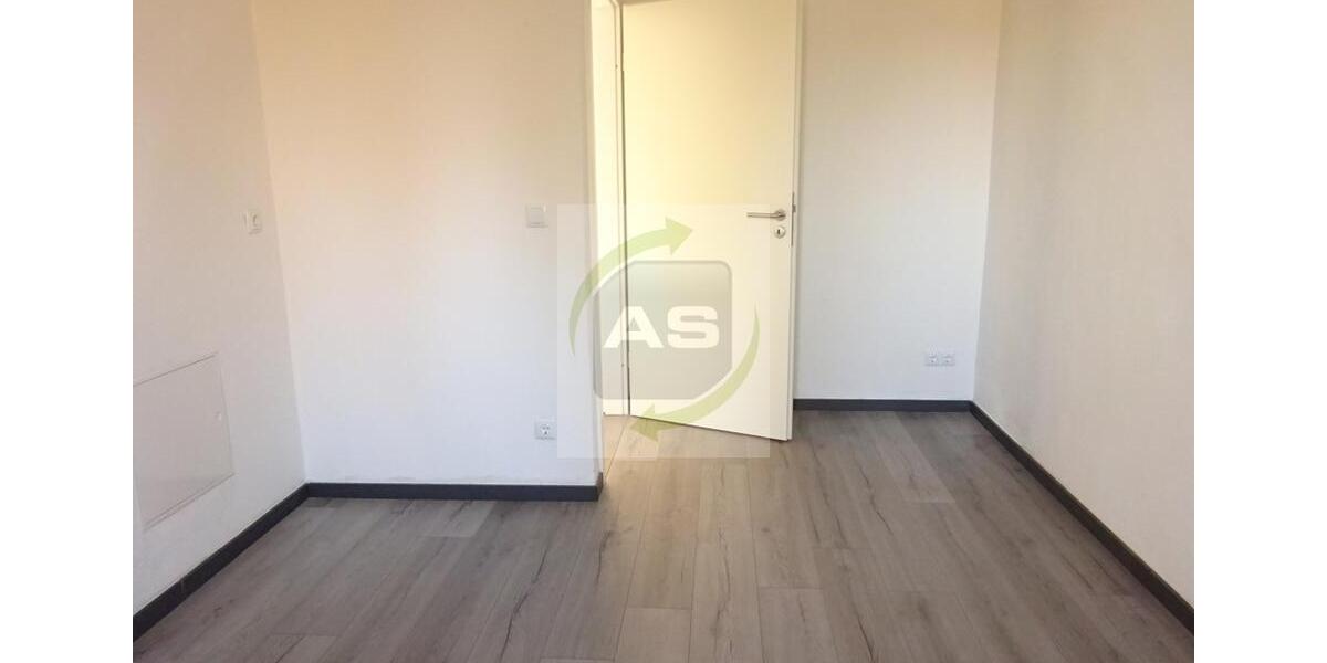 Etagenwohnung Meerane - 3 Zimmer, 82 m&sup2;, 610&euro; | Angebot:26247909