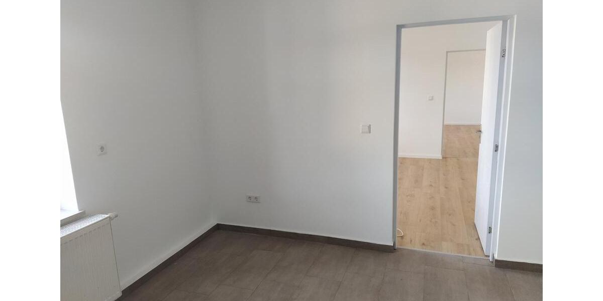 Etagenwohnung Gornsdorf - 2 Zimmer, 70 m&sup2;, 450&euro; | Angebot:20050223