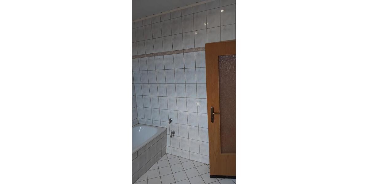 Etagenwohnung Zwickau Neuplanitz - 2.5 Zimmer, 55 m&sup2;, 315&euro; | Angebot:25499830