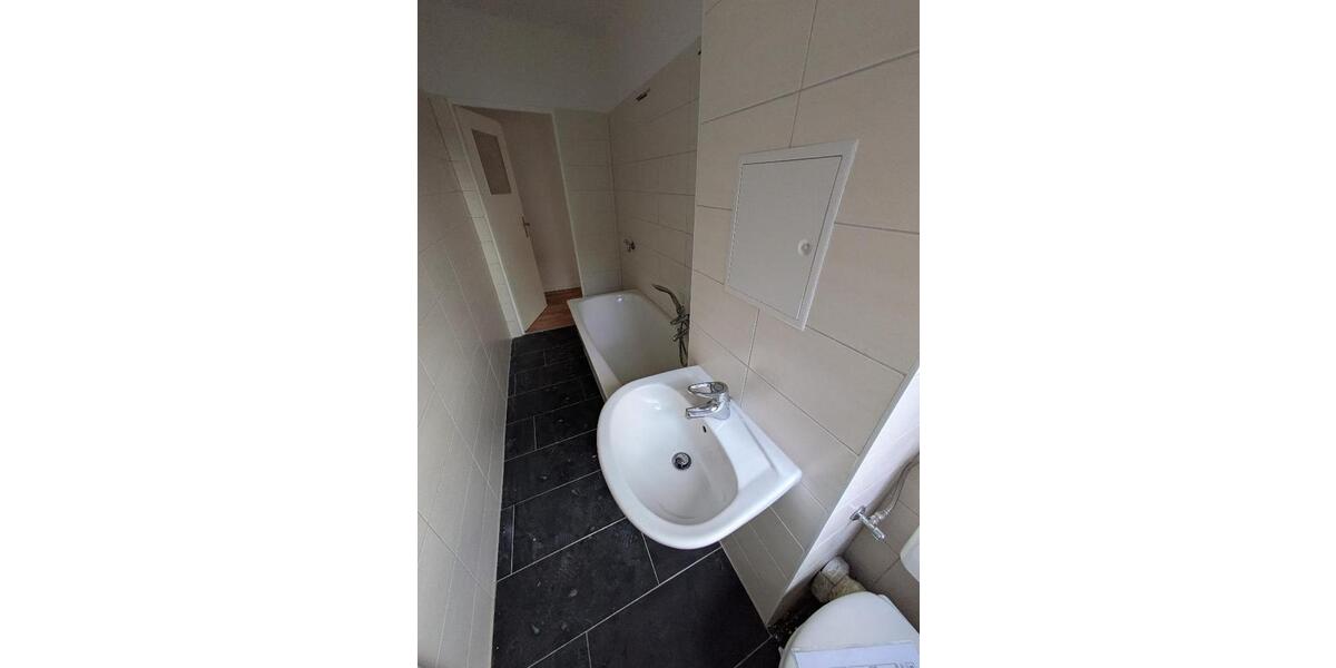 Erdgeschoßwohnung Limbach-Oberfrohna Oberfrohna - 3 Zimmer, 58 m&sup2;, 310&euro; | Angebot:25447497