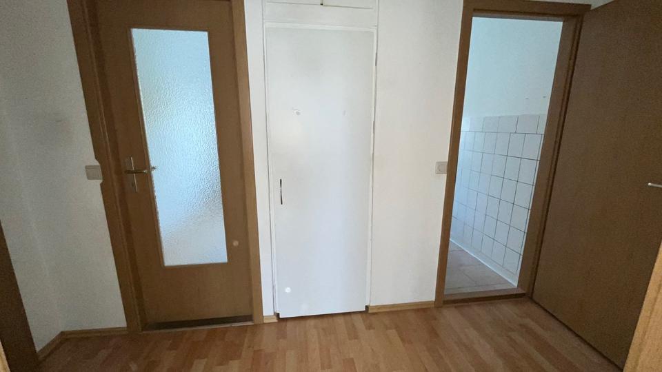 Etagenwohnung Crimmitschau - 2 Zimmer, 46 m&sup2;, 270&euro; | Angebot:24489744