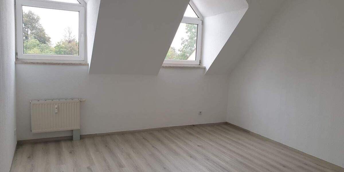 Etagenwohnung Zwickau Pölbitz - 2 Zimmer, 60 m&sup2;, 360&euro; | Angebot:25681315