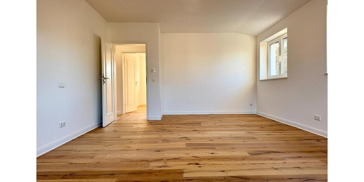 Etagenwohnung Limbach-Oberfrohna Oberfrohna - 4.5 Zimmer, 160 m&sup2;, 1.611&euro; | Angebot:25547270