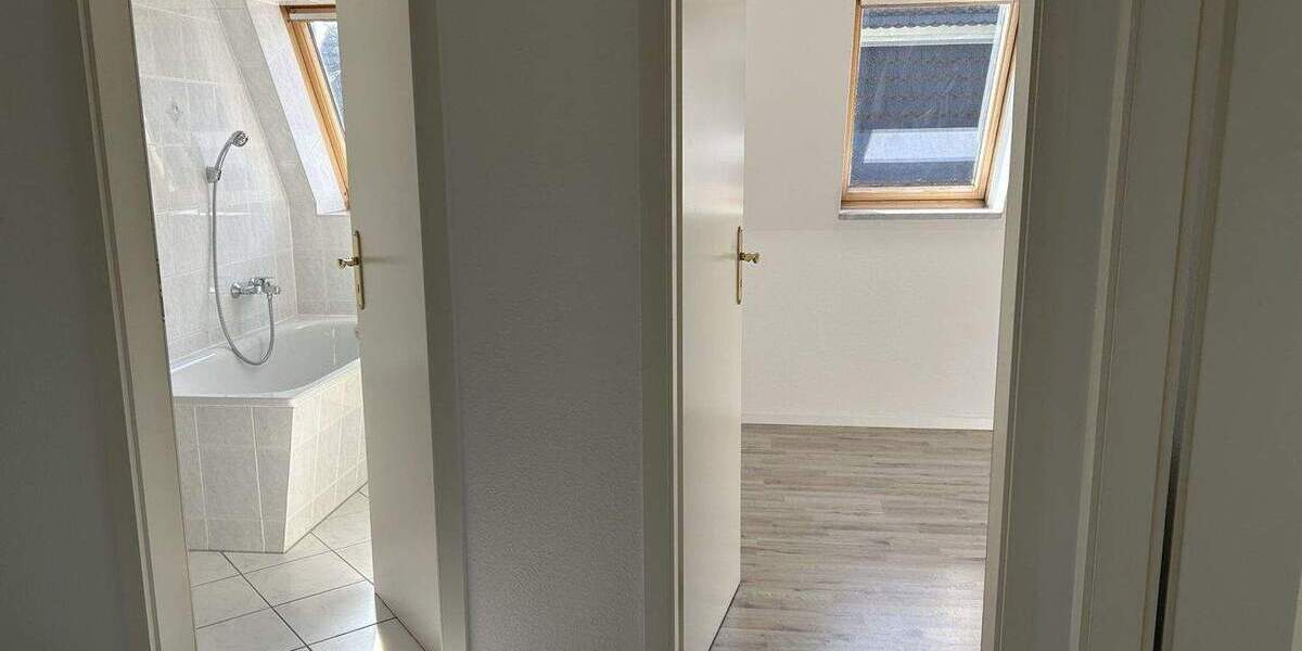 Etagenwohnung Zwickau Marienthal - 2 Zimmer, 47 m&sup2;, 360&euro; | Angebot:25707473