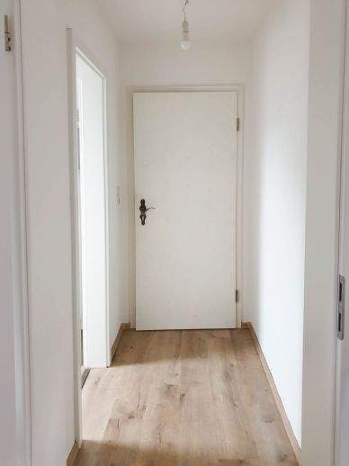 Etagenwohnung Gersdorf - 3 Zimmer, 67 m&sup2;, 400&euro; | Angebot:25835247