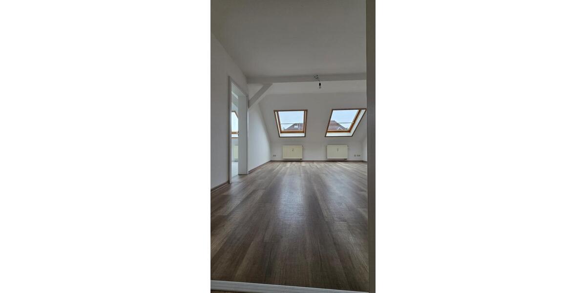 Dachgeschoßwohnung Zwickau Zwickau-Nord - 3 Zimmer, 66 m&sup2;, 380&euro; | Angebot:22307045