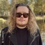 Kaddatz – Singer & Songwriter, HWI